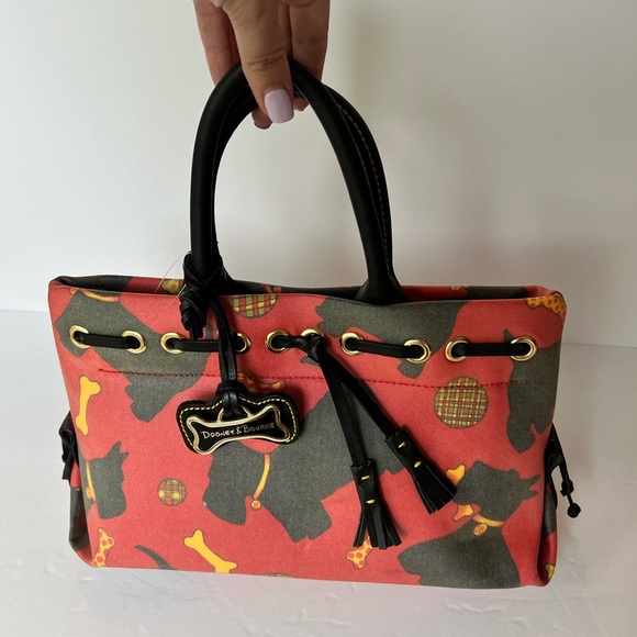 Dooney Bourke Brand New Scottie Dog pattern small handbag 🐾